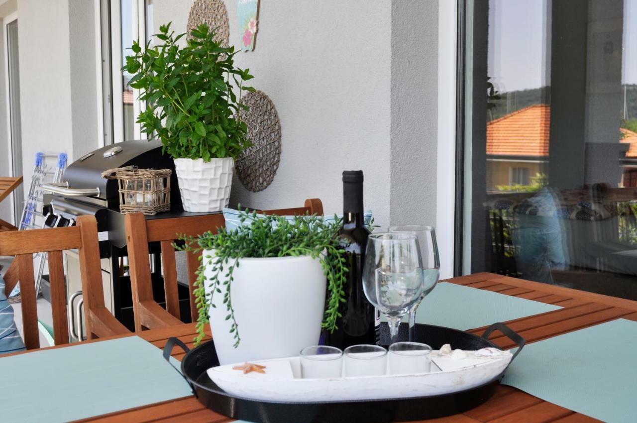 Anemos Apartman Apartment Tisno Bagian luar foto