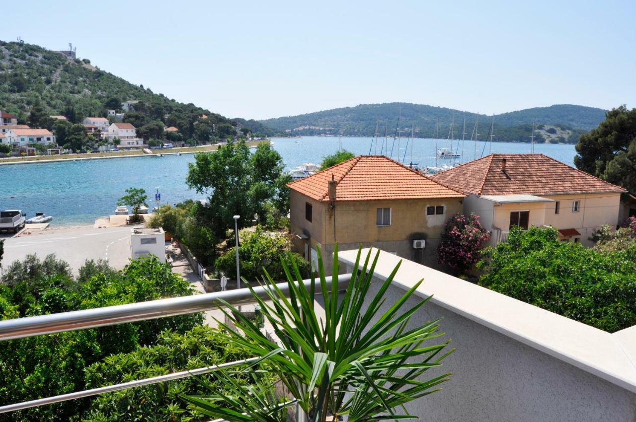 Anemos Apartman Apartment Tisno Bagian luar foto